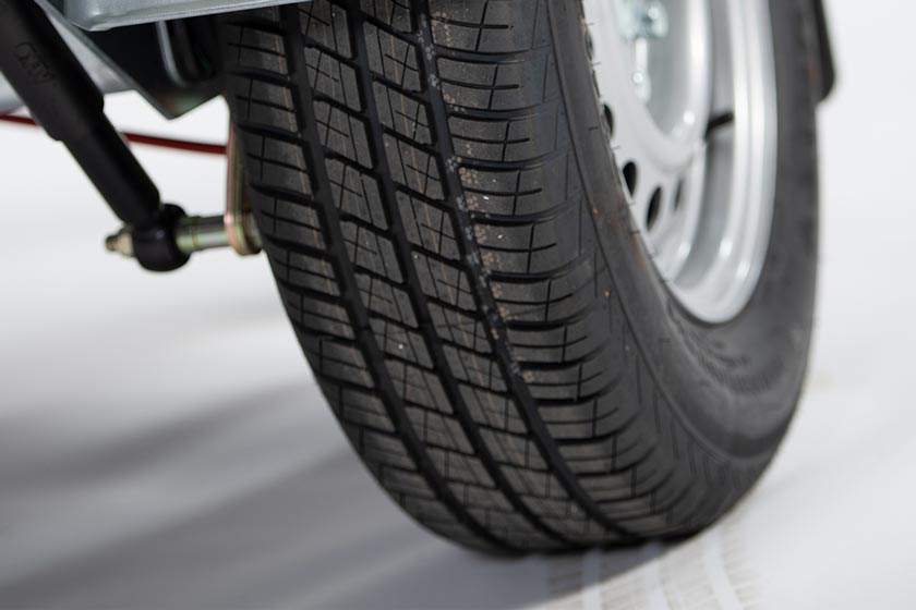 Pneumatici. I nostri rimorchi tenda Onroad sono dotati di serie di pneumatici equilibrati per garantire il massimo comfort di guida.