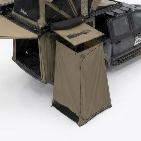 Tenda doccia. Montaggio semplice grazie ai punti di fissaggio già presenti sul lato passeggero. Accessorio opzionale.